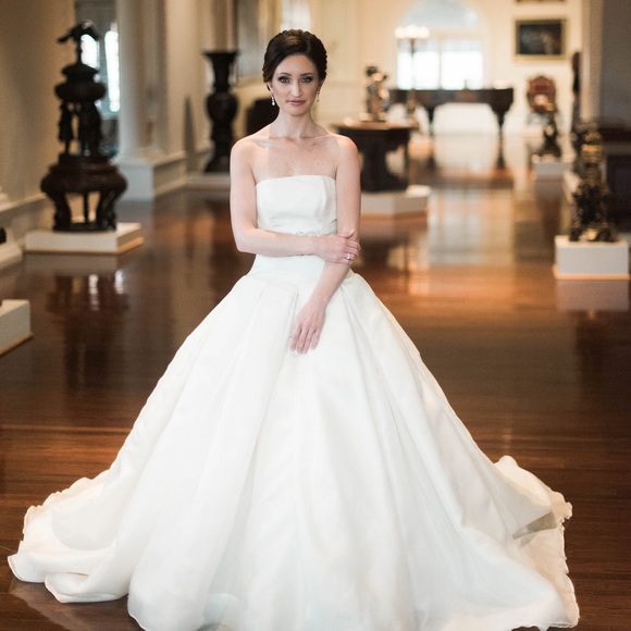 Meet your Posher, Lizzie - Picture 1 of 1